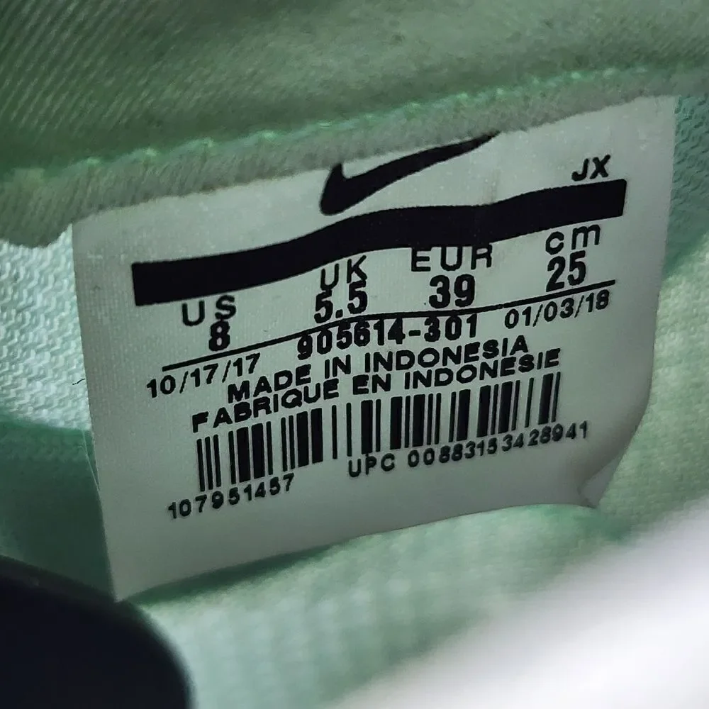 NIKE CORTEZ - Womens Shoes - SIZE 8